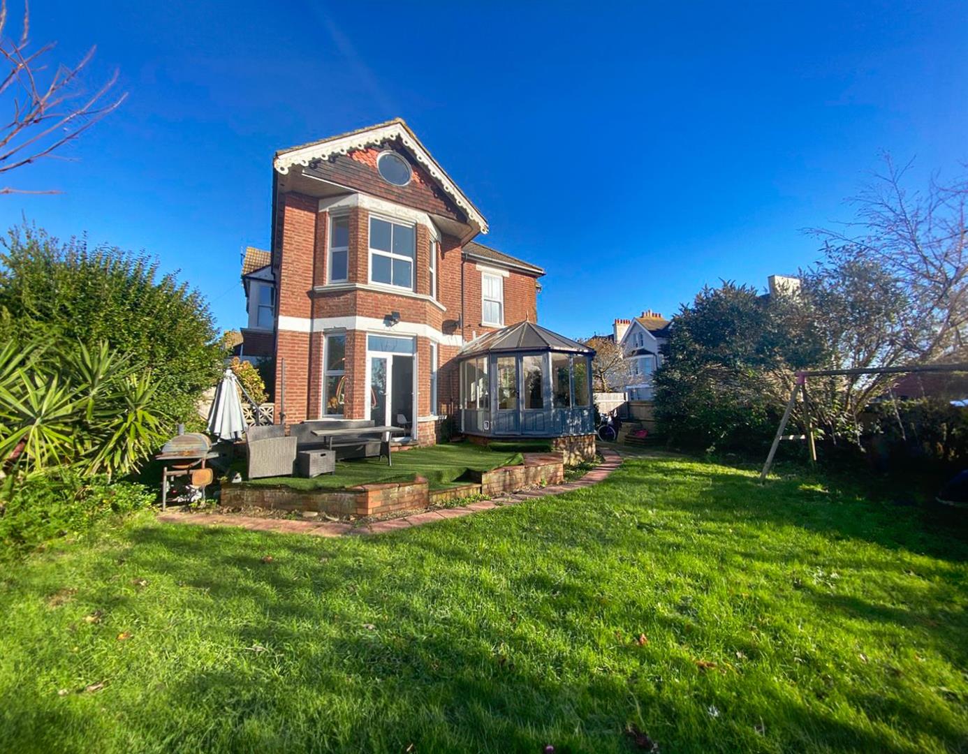 6 bed property in Priory Road, Hastings